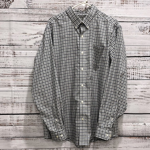 Eddie Bauer Short Sleeve Shirt Button Down Wrinkle Free Classic Fit | XL‎ - Picture 1 of 5